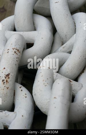 Close-up of a section of a painted anchor chain Stock Photo