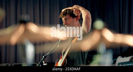 GRAHAM COXON in BLUR: TO THE END (2024), directed by TOBY L. Credit: Up The Game / Album Stock Photo