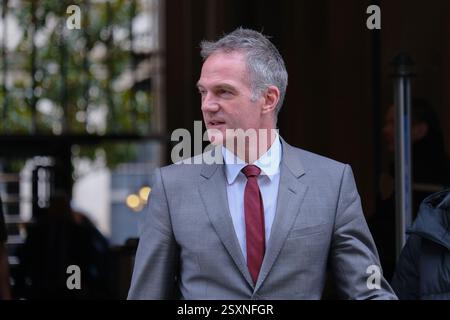 London, UK. 25th February, 2025. Peter Kyle, Secretary of State for Science, Innovation and Technology leaves the first Cabinet meeting after the February recess. Credit: Eleventh Hour Photography/Alamy Live News Stock Photo