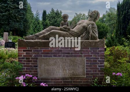 Tomb of Paula Modersohn Becker in the Worpswede cemetery Stock Photo
