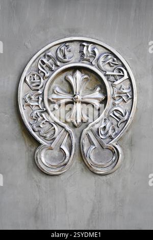 Chrome hearts logo hi-res stock photography and images - Alamy