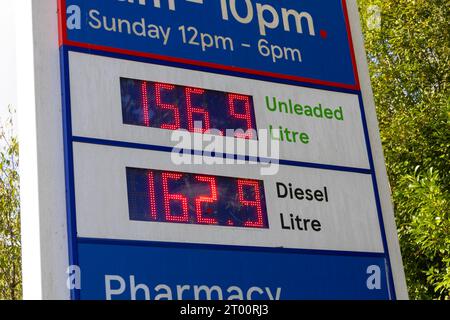 Ashford, Kent, UK. 3rd Oct, 2023. After a period of stability, fuel prices have started to slowly creep up recently. Tesco petrol station showing latest prices for petrol and diesel. Photographer: Paul Lawrenson, Photo Credit: News PAL / Alamy Live News Stock Photo