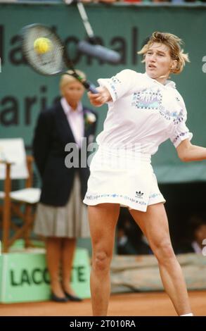 German tennis player Steffi Graf winner of the women's singles final of the French Open against Spanish Arantxa Sanchez Vicario. Paris, June 10, 1989 Stock Photo