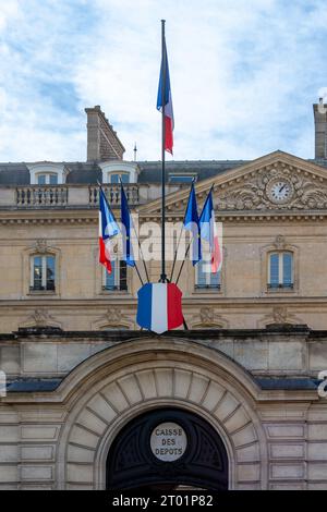 Entrance to the headquarters of the Caisse des Dépôts et Consignations (CDC), a French public financial institution created in 1816 Stock Photo