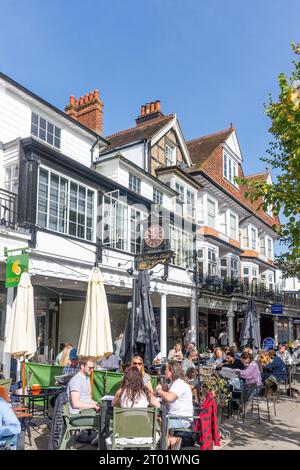 Outdoor restaurant, The Pantiles, Royal Tunbridge Wells, Kent, England, United Kingdom Stock Photo