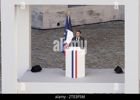 Paris, France. 3rd Oct, 2023. National tribute ceremony to Mrs. Helene Carrere d'Encausse chaired by Emmanuel Macron on October 3, 2023 at the Hôtel national des Invalides in Paris, France. Credit: Bernard Menigault/Alamy Live News Stock Photo