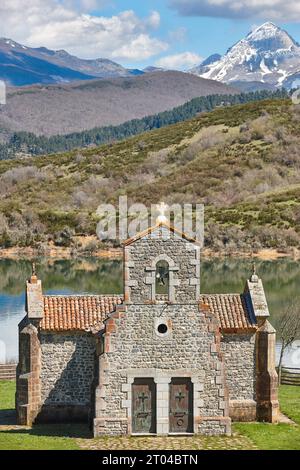 Picturesque chapel of Quintanilla in Riano mountain landscape. Castilla Leon Stock Photo