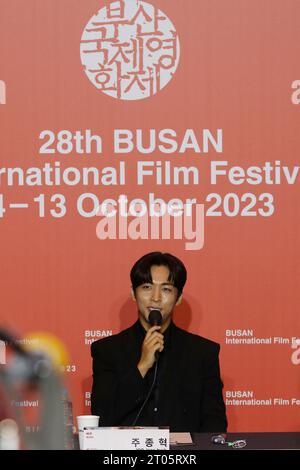 Busan, South Korea. 04th Oct, 2023. Oct 4, 2023-Busan, South Korea-Actor Joo jong Hyuk attend their new film 'Because I Hate Korea' press conference at the 28th Busan International film Festival Opening Screen event in Busan, South Korea. (Photo by Seung-il Ryu/NurPhoto) Credit: NurPhoto SRL/Alamy Live News Stock Photo