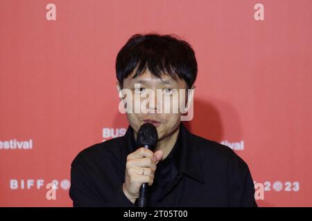 Busan, South Korea. 04th Oct, 2023. Oct 4, 2023-Busan, South Korea-Director Jang Kun Jae attend their new film 'Because I Hate Korea' press conference at the 28th Busan International film Festival Opening Screen event in Busan, South Korea. (Photo by Seung-il Ryu/NurPhoto) Credit: NurPhoto SRL/Alamy Live News Stock Photo