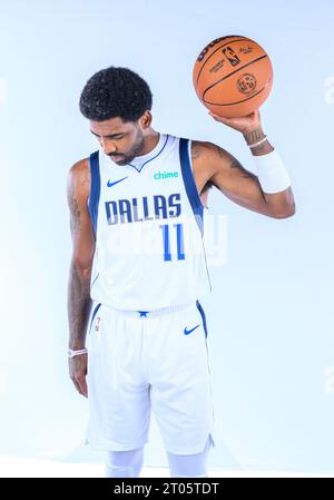 Dallas Mavericks guard Kyrie Irving (11) passes the ball during the ...