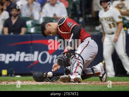 Gabriel Moreno takes bat to head in Diamondbacks-Brewers game