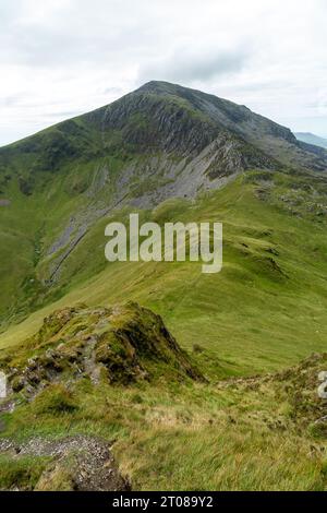 Craig Cwm Silyn from the slopes of Mynydd Tal y Mignedd, Craig Cwm Silyn is the highest peak along the celebrated Nantlle Ridge Stock Photo