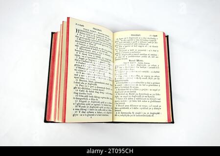 Inside pages of Llyfr Gweddi Gyffredin 1567 (The first Book of Common Prayer) – Wales, UK – 1 October 2023 Stock Photo