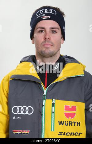 Fischer, Thomas Porträts Deutsche Wintersportler in München, Deutschland am 29.10.2013 Stock Photo