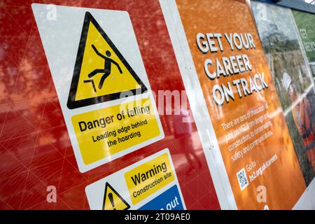 HS2 Construction Site Signs & hoardings at London's Euston Station. HS2 ...