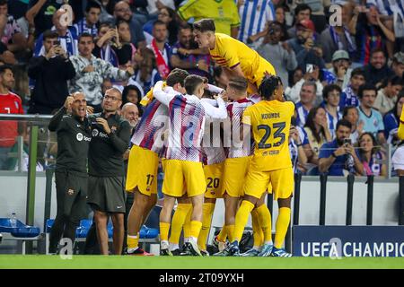 Ferran Torres (FC Barcelona) celebrating the goal during the UEFA Champions League Group H, Game 2, match between FC Porto and FC Barcelona Stock Photo