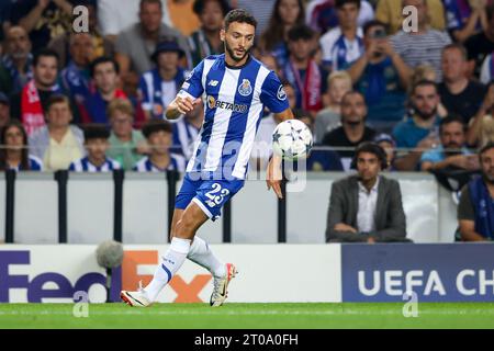 Portugal (FC Porto) in action during the UEFA Champions League Group H, Game 2, match between FC Porto and FC Barcelona Stock Photo