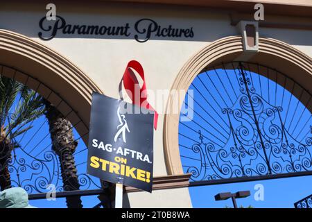 Los Angeles, California, United States. 5th Oct, 2023. Striking Members of SAG-AFTRA and other union supporters picket outside Paramount Pictures on Melrose Ave. Nearly all television or film actors joined the Writers Guild of America making it the first time writers and actors have gone on strike in 63 years. Photo Credit: Walter Cicchetti/Alamy Live News Stock Photo