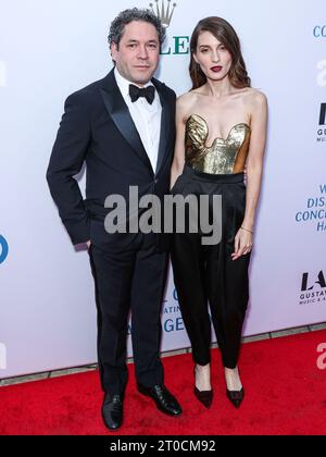 Los Angeles, United States. 05th Oct, 2023. LOS ANGELES, CALIFORNIA, USA - OCTOBER 05: Venezuelan conductor and violinist Gustavo Dudamel and wife Maria Valverde arrive at The Los Angeles Philharmonic's 20th Anniversary Gala Honoring Frank Gehry held at the Walt Disney Concert Hall on October 5, 2023 in Los Angeles, California, United States. (Photo by Xavier Collin/Image Press Agency) Credit: Image Press Agency/Alamy Live News Stock Photo