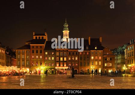 Night view of Rynek Starego Miasta (Old Town Market Square), Warsaw, Poland Stock Photo