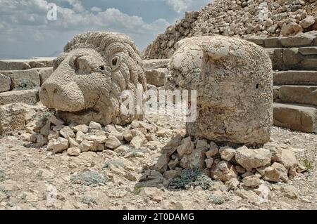 Giant God heads on Mount Nemrut. Anatolia, Turkey. Ancient colossal stone statues representing legendary mythological figures Stock Photo