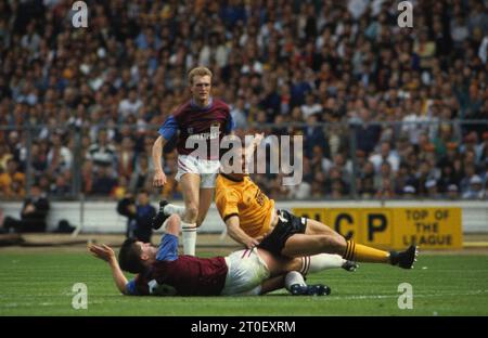 Wolves footballer Steve Bull. Sherpa Van Final at Wembley Burnley v Wolverhampton Wanderers. Stock Photo