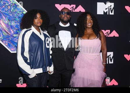 Angelina Claudinelle Jean, Wyclef Jean and Claudinette Jean attend the 2023 Video Music Awards at Prudential Center in Newark, NJ. Photo: Jeremy Smith Stock Photo