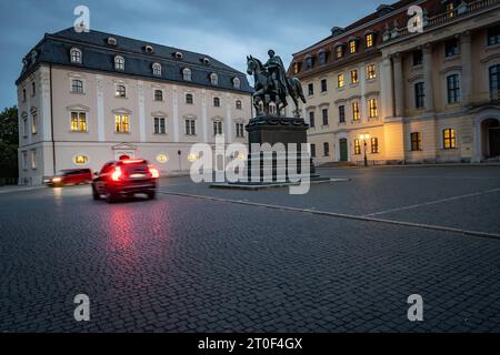 Weimar im Bundesland Thüringen Platz der Demokratie mit der Herzogin Anna Amalia Bibliothek sowie der Hochschule für Musik Franz Liszt - 06.10.2023 Weimar *** Weimar in the federal state of Thuringia Democracy Square with the Duchess Anna Amalia Library and the Franz Liszt School of Music 06 10 2023 Weimar Credit: Imago/Alamy Live News Stock Photo