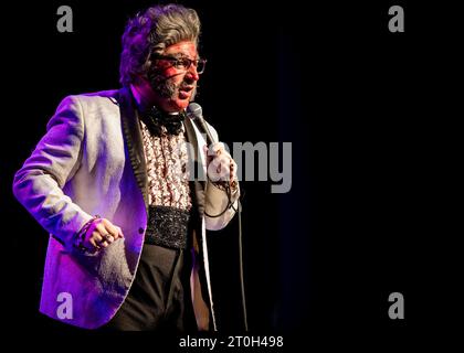 Frank Lavender, tour support for Myra Dubois UK Tour, Palace Theatre, Southend-on-Sea, Essex © Clarissa Debenham (Film Free Photography) / Alamy Stock Photo