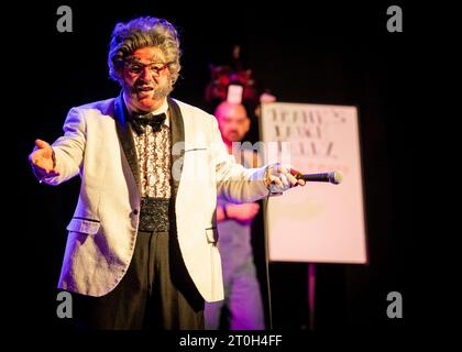 Frank Lavender, tour support for Myra Dubois UK Tour, Palace Theatre, Southend-on-Sea, Essex © Clarissa Debenham (Film Free Photography) / Alamy Stock Photo