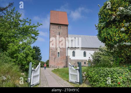 Kirche St. Severin, Munkmarscher Straße, Keitum, Sylt, Schleswig-Holstein, Deutschland *** Church St Severin, Munkmarscher Straße, Keitum, Sylt, Schleswig Holstein, Germany Credit: Imago/Alamy Live News Stock Photo