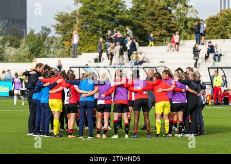 Rotterdam, Netherlands. 07th Oct, 2023. Rotterdam - Players of Feyenoord during the match between Feyenoord V1 v Ajax V1 at Nieuw Varkenoord on 7 October 2023 in Rotterdam, Netherlands. Credit: box to box pictures/Alamy Live News Stock Photo