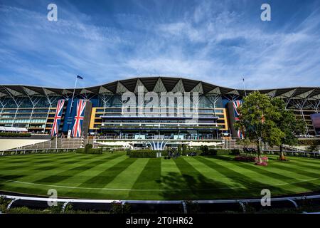 General view at Ascot Racecourse, Berkshire. Picture date: Saturday October 7, 2023. Stock Photo