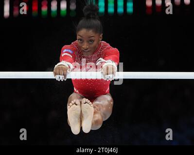 Antwerp, Belgium. 07th Oct, 2023. US Simone Biles pictured in action at the uneven bars during the apparatus finals at the Artistic Gymnastics World Championships, in Antwerp, Saturday 07 October 2023. The Worlds take place in Antwerp from 30 September to 08 October. BELGA PHOTO BENOIT DOPPAGNE Credit: Belga News Agency/Alamy Live News Stock Photo