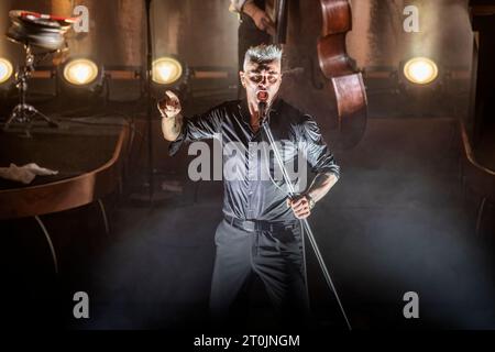 Oslo, Norway. 06th Oct, 2023. The Norwegian rock band Kaizers Orchestra performs a live concert at Sentrum Scene in Oslo. Here singer and musician Janove Ottesen is seen live on stage. (Photo Credit: Gonzales Photo/Alamy Live News Stock Photo