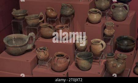 Ceramics. Tarxien Cemetery Phase (2400 BC to 1500 BC). Bronze Age. National Museum of Archaeology. Valletta. Malta. Stock Photo