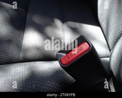 Release button hi-res stock photography and images - Alamy