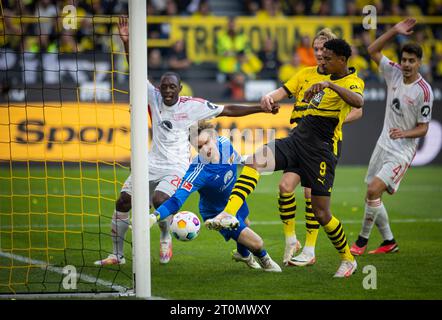 Dortmund, Germany. 07th Oct 2023.  Union's goalkeeper Frederik Rönnow, Sebastien Haller (BVB) Borussia Dortmund - Union Berlin  07.10.2023   Copyright Stock Photo