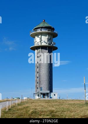 Feldberg Themenbild - Feldberg, Feldbergblick im Schwarzwald, im Naturpark Südschwarzwald, südlicher Schwarzwald, Tourismus Themenbild - Feldberg, Feldbergblick im Schwarzwald, im Naturpark Südschwarzwald, südlicher Schwarzwald, Tourismus Mit 1493 m ist der Feldberg, Landkreis Breisgau-Hochschwarzwald, im Naturpark Schwarzwald, im südlichen Schwarzwald, der höchste Berg, Gipfel in Baden-Württemberg. Das Schwarzwälder Schinkenmuseum am Feldberg, Feldbergturm am Seebuck Symbolbild, Themenbild, Featurebild *** Feldberg theme image Feldberg, Feldbergblick in the Black Forest, in the Southern Black Stock Photo