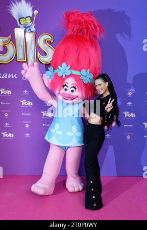 Cologne, Germany. 08th Oct, 2023. Voice actress Lena Meyer-Landrut comes to the premiere of the film 'Trolls - Strong Together'. Credit: Henning Kaiser/dpa/Alamy Live News Stock Photo