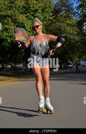 London, UK. 08th Oct, 2023. Helen Davies rollerblades through Hyde Park in London on an unusually warm October day. Oct 8th 2023. Credit: Mark York/Alamy Live News Stock Photo