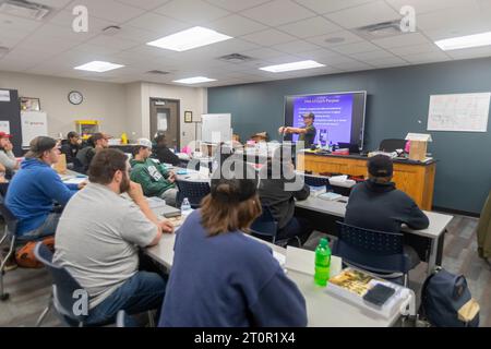 Detroit, Michigan - Apprentice carpenters and millwrights learn job skills in a classroom session at the Michigan Regional Council of Carpenters and M Stock Photo