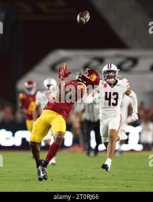 Los Angeles, California, USA. 7th Oct, 2023. Southern California wide receiver BRENDEN RICE (2) look sto catch the ball during a NCAA football game between Southern California and Arizona at the Los Angeles Memorial Coliseum in Los Angeles, California. (Credit Image: © Brenton Tse/ZUMA Press Wire) EDITORIAL USAGE ONLY! Not for Commercial USAGE! Stock Photo