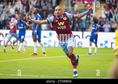 Vitinho in action at the Burnley FC vs Chelsea FC in the Premier League at Turf Moor, Burnley on Saturday 7th October 2023 Stock Photo