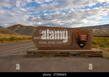 Dinosaur National Monument entrance sign to the Fossil Bone Quarry Stock Photo