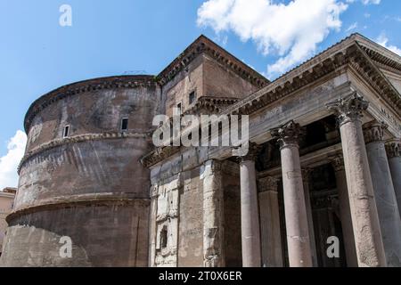 Low angle view of the former Roman temple Pantheon (temple of all the gods) and since 609 AD a Catholic church (Basilica of St. Mary and the Martyrs) Stock Photo