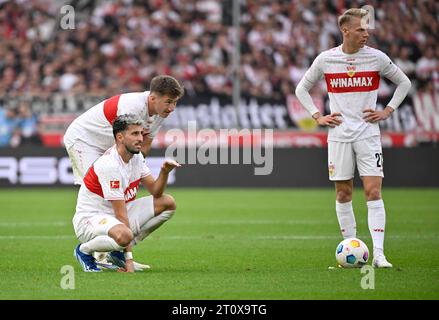 Consultation in front of free kick, Chris Fuehrich VfB Stuttgart (27) (right) Atakan Karazor VfB Stuttgart (16) and Angelo Stiller VfB Stuttgart (06) Stock Photo