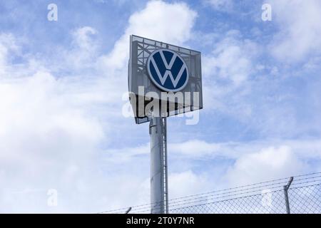 Palmela, Portugal - 17.09.2023: Volkswagen logo sign in Autoeuropa Volkswagen factory building in Palmela, Portugal Stock Photo