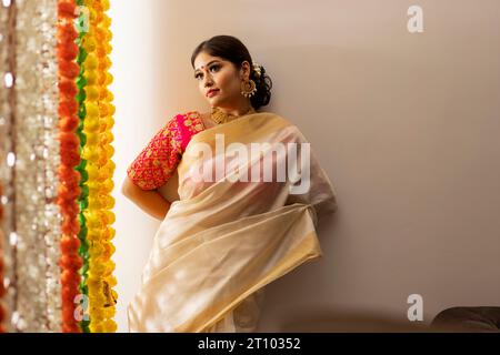 Pin by shruti💫 on kasav sarees and onam attires | Saree poses, Kerala saree  blouse designs, Onam saree