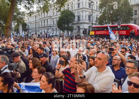 London, UK. 9th October 2023. Protesters gathered outside Downing Street in support of Israel as a war breaks out following the attack on Israel by Hamas. Credit: Vuk Valcic/Alamy Live News Stock Photo